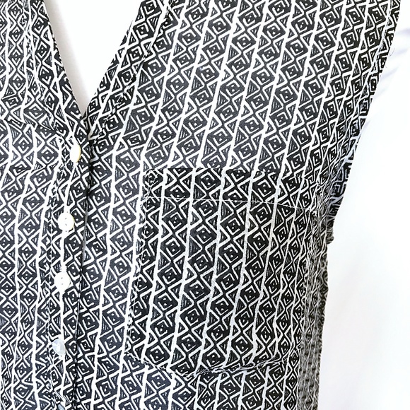 H&M Sheer Black & White Geometric Tank - Picture 6 of 8